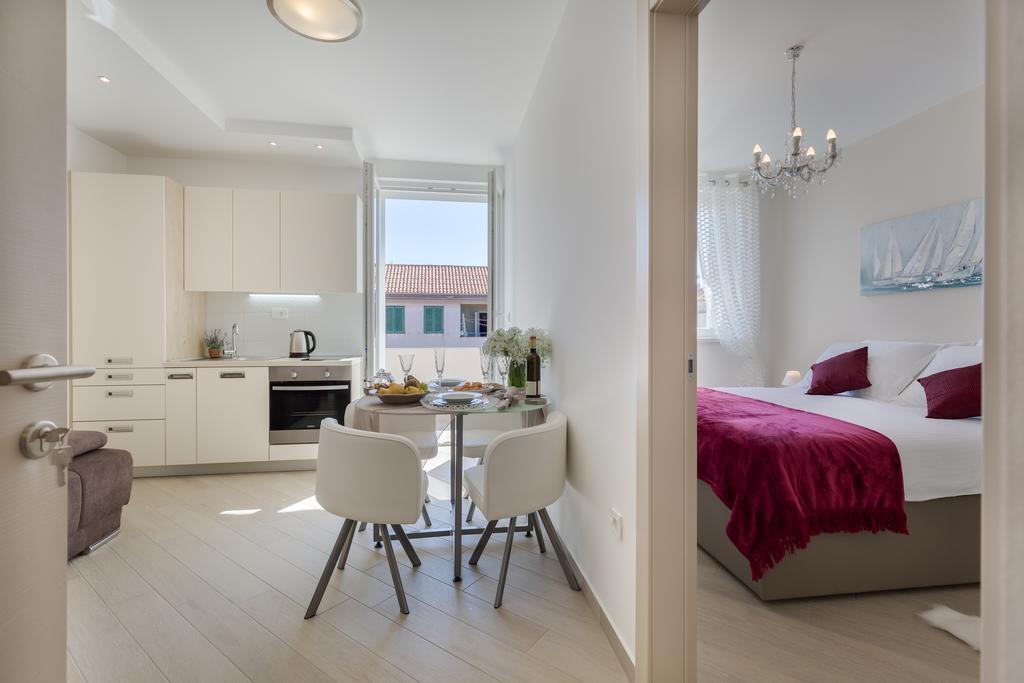 Central Boutique Apartments With Balconies, In Walking Distance To The Sea Zadar Buitenkant foto